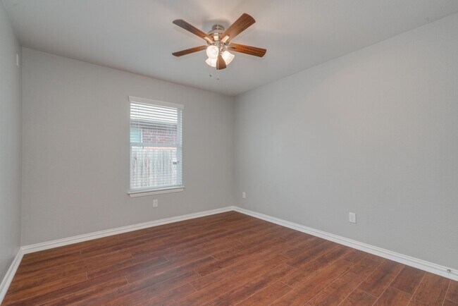 Building Photo - 292 Strawberry Blonde Dr