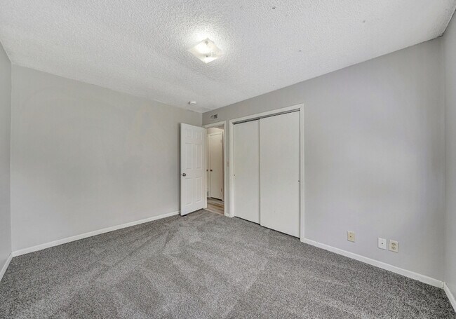 Building Photo - 222 B St
