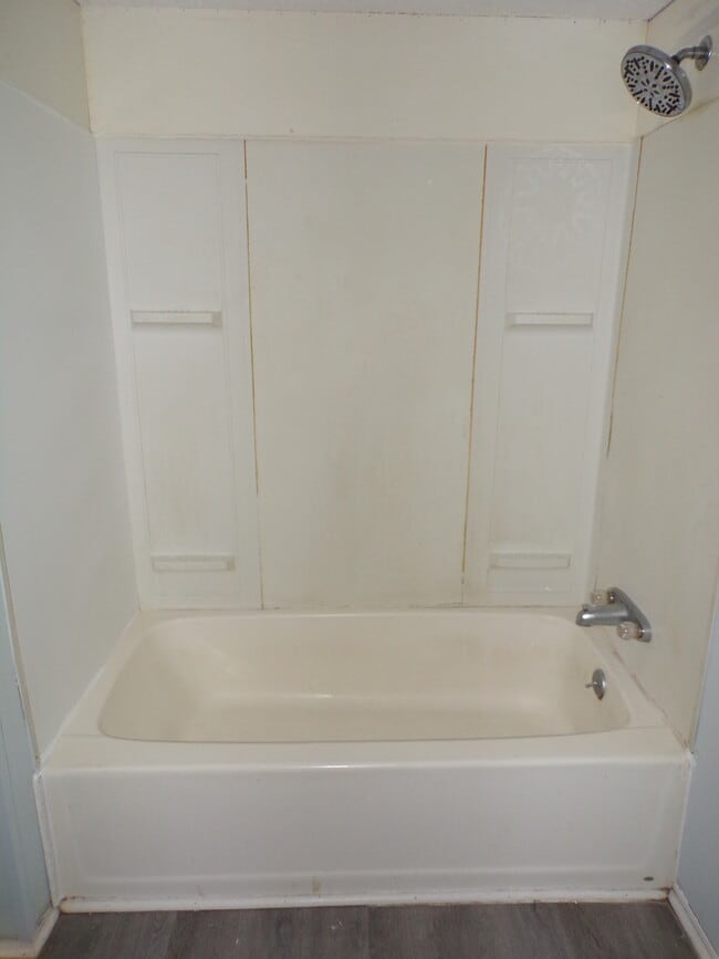 Building Photo - 320 Co Rd 135