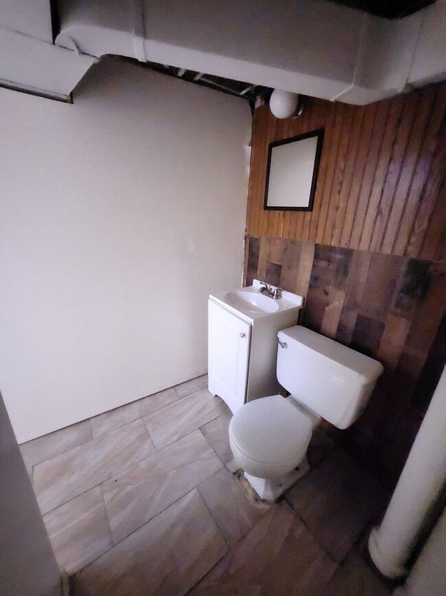 Building Photo - 2005 Hilton Rd