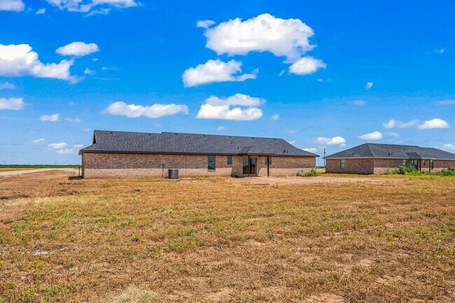 Building Photo - New Construction Home In Idalou ISD!
