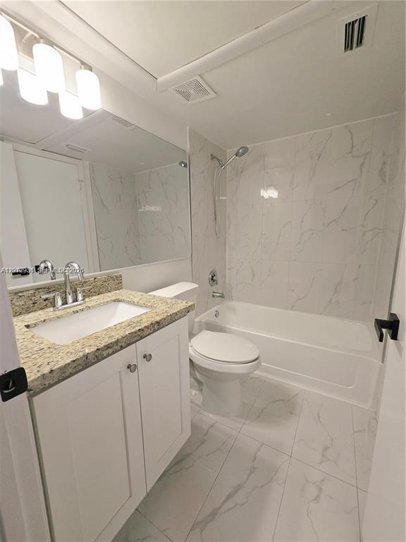 Building Photo - 2881 N Oakland Forest Dr