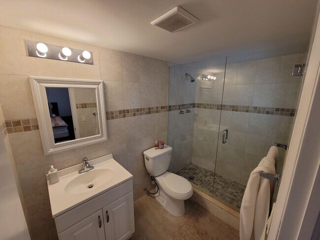 Building Photo - 875 NW 13th St