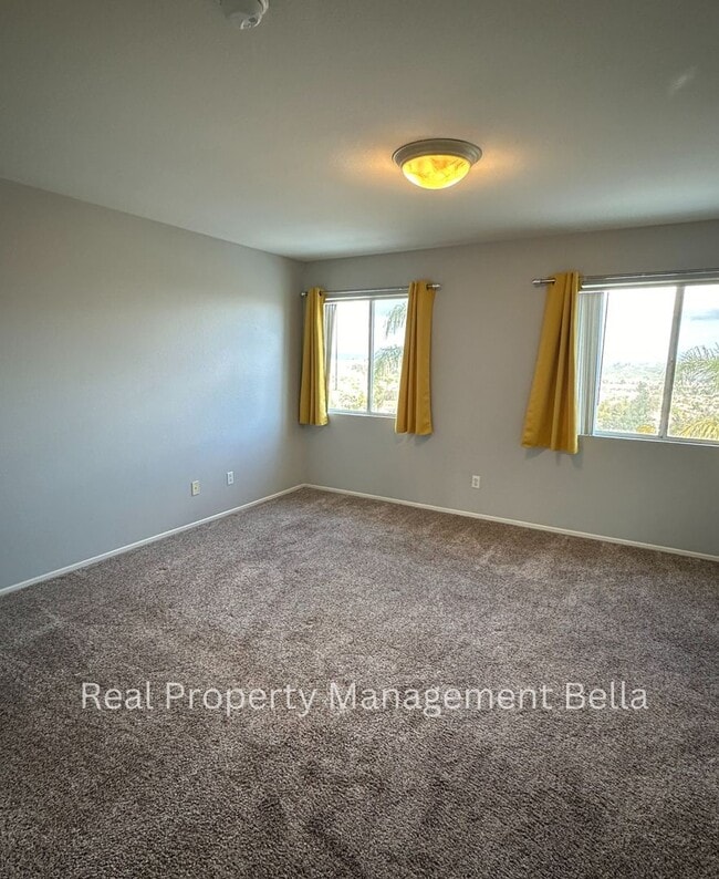 Building Photo - Lakeview Pool Retreat in a Private Cul-de-Sac Setting