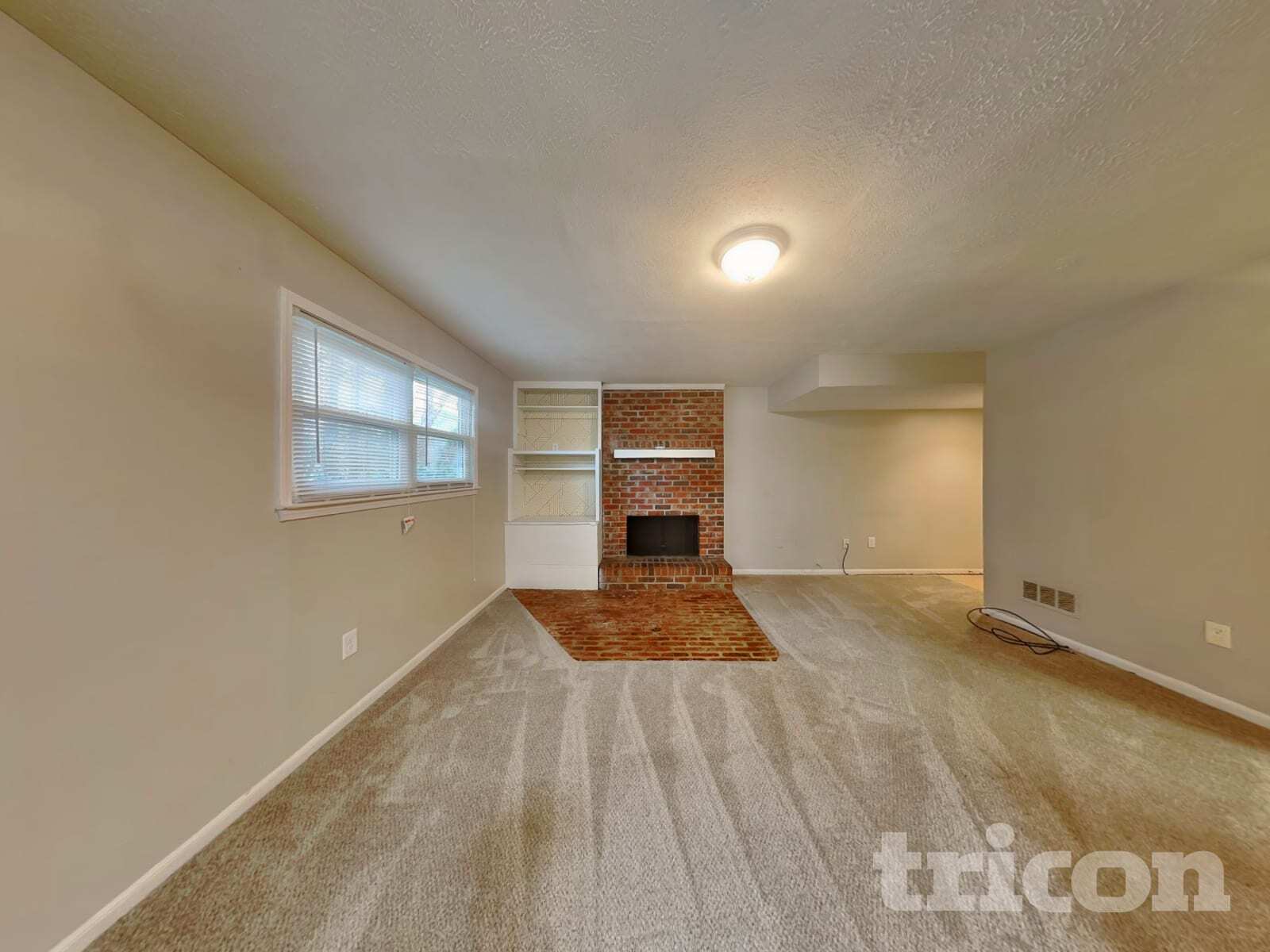 Building Photo - 103 Valley Rd