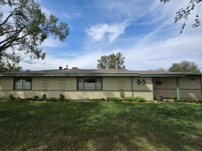 Building Photo - 5675 E Burris Ln