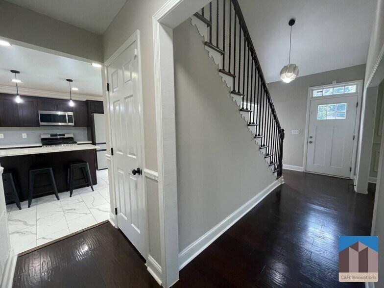 Building Photo - 758 Brownlee Ln