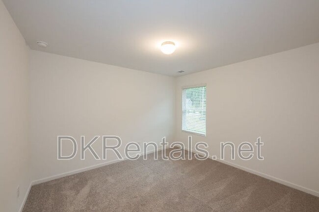 Building Photo - 182 Parkwood Dr
