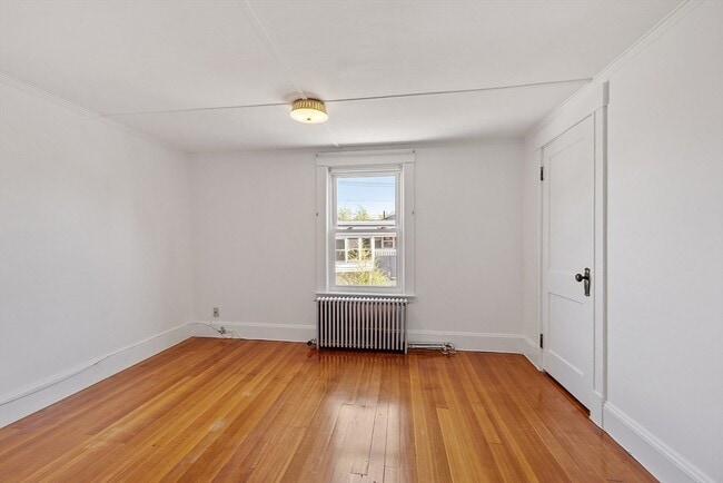 Building Photo - 300 Manet Ave