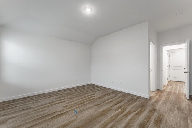 Building Photo - 307 NW Granny Smith St