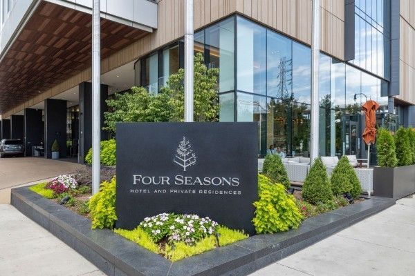 Building Photo - 160 2nd Ave S