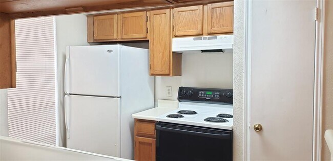 Building Photo - 3600 Jeanetta St