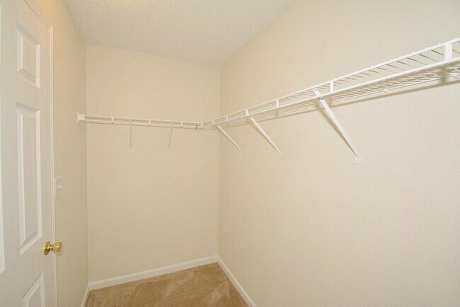 Building Photo - 15341 Ten Point Dr