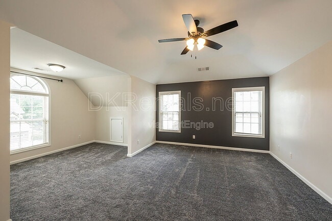 Building Photo - 1540 Hampton Hollow Dr