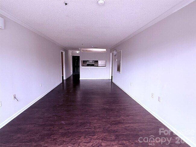 Building Photo - 10008 Graduate Ln