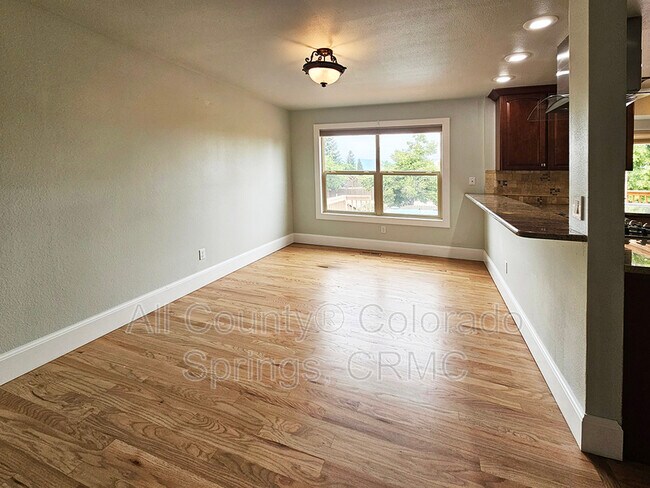 Building Photo - 2615 Helmsdale Dr