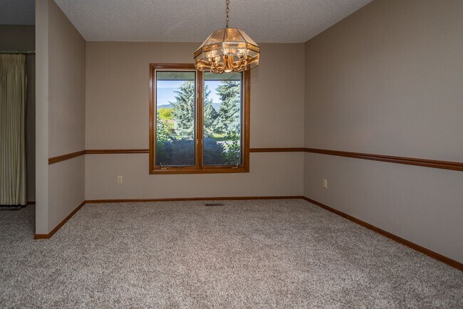 Building Photo - Ranch Style Home Located inside Kissing Camels!