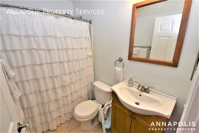Building Photo - 37 Harbour Heights Dr