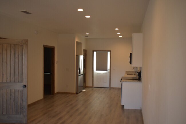 Building Photo - 316 Hatley Dr