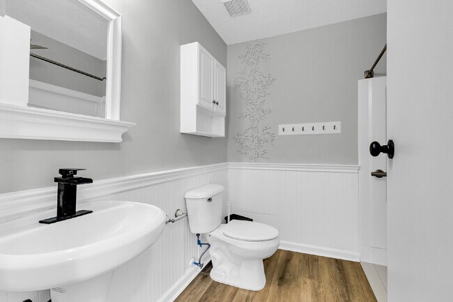 Building Photo - Location, Space and convenience at this adorable home.