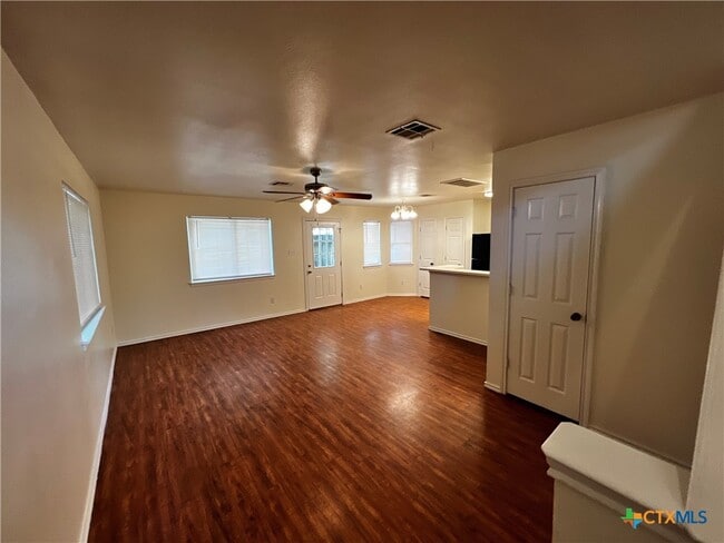 Building Photo - 125 Cedargrove