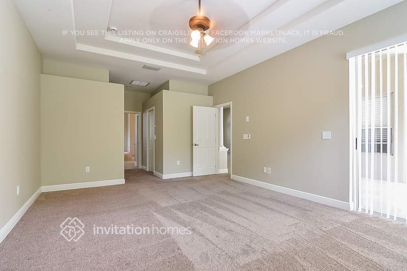 Building Photo - 1845 Beaconsfield Dr