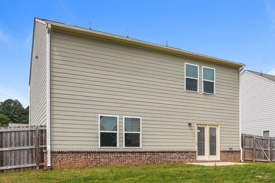 Building Photo - 3740 Place Dr