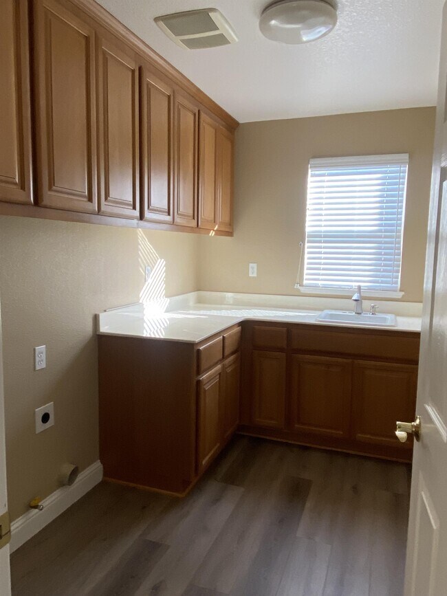 Building Photo - 1318 Moonflower Ct