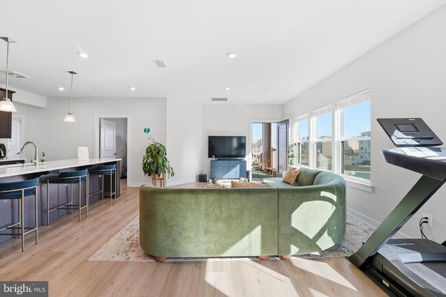 Building Photo - 46294 Mount Milstead Ter