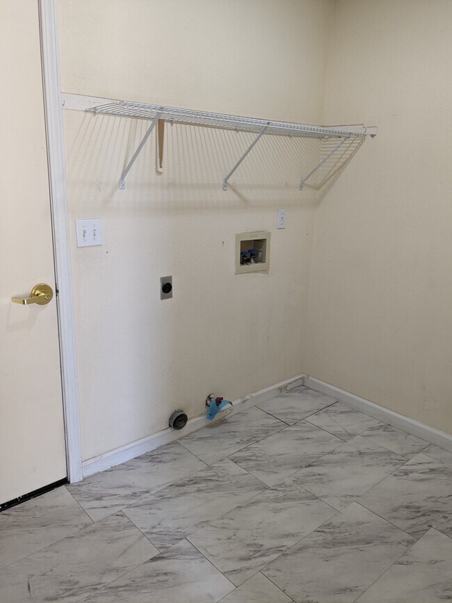 Building Photo - 1807 Rock Ct