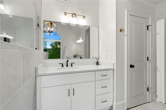 Building Photo - 4221 Willow Oak Dr