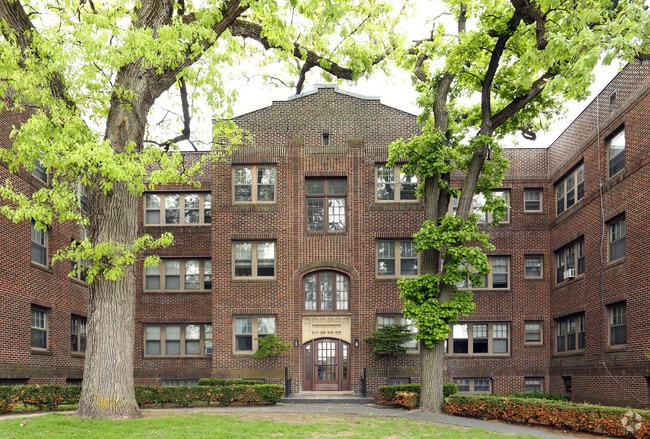 532 29tth Street - 532 29th St