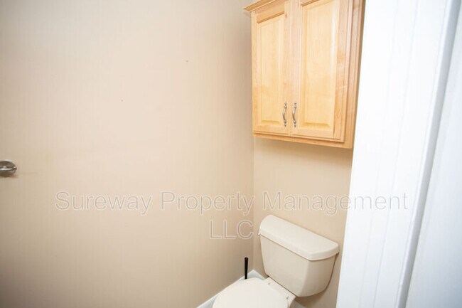 Building Photo - 1145 Golden Pond Ct