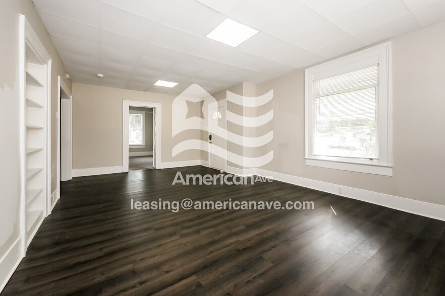 Building Photo - 327 Alford St