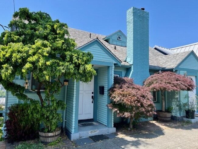 Primary Photo - SKIRVIN TRIPLEX