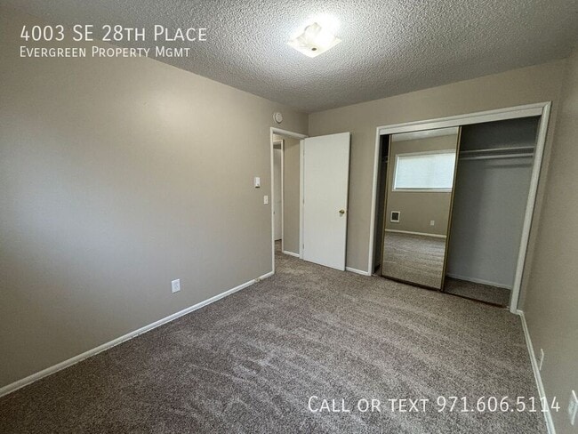 Building Photo - 4003 SE 28th Pl