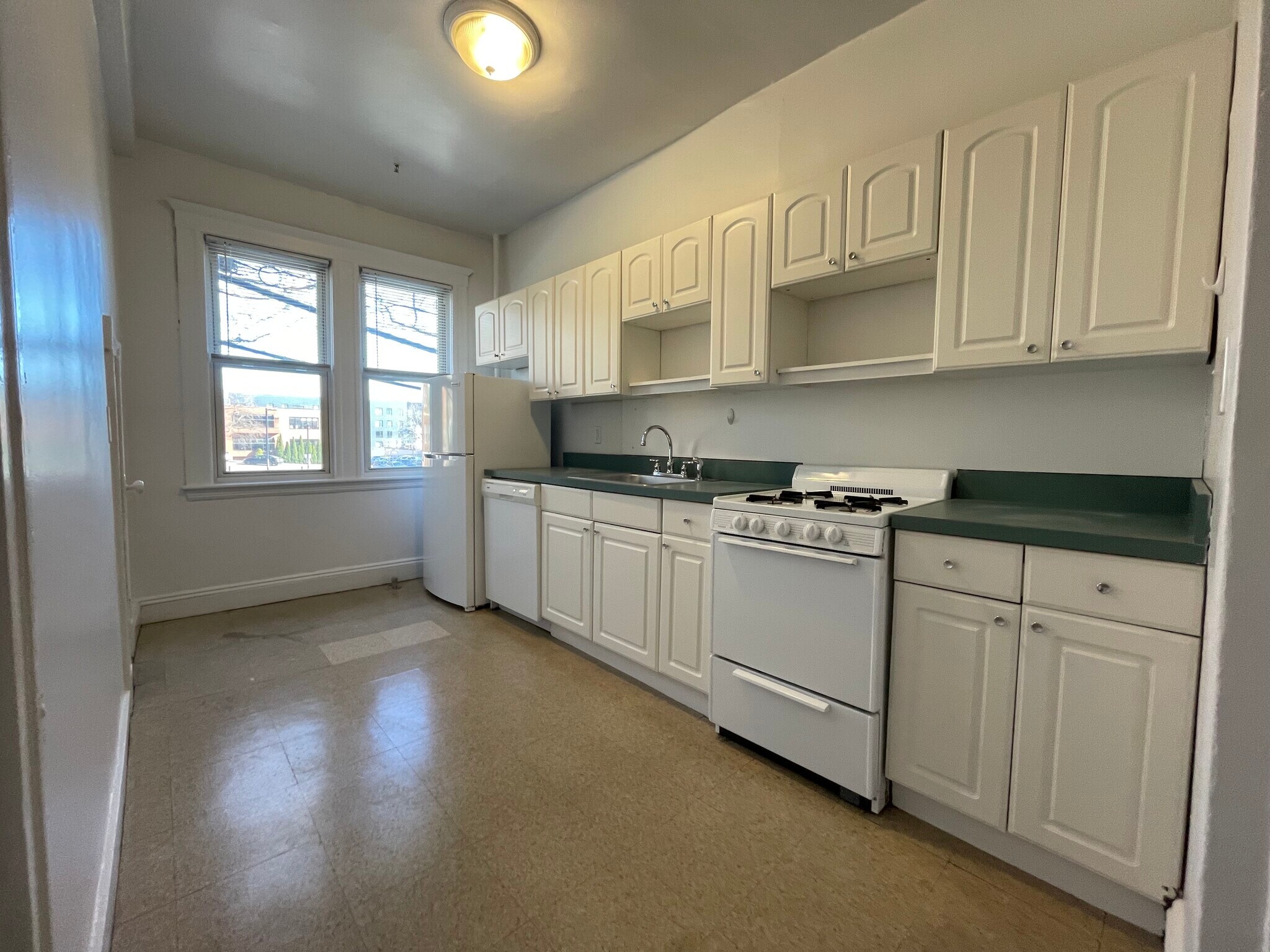 Building Photo - 14 Melvin Ave