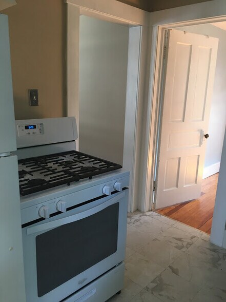 Kitchen - 714 W Liberty St