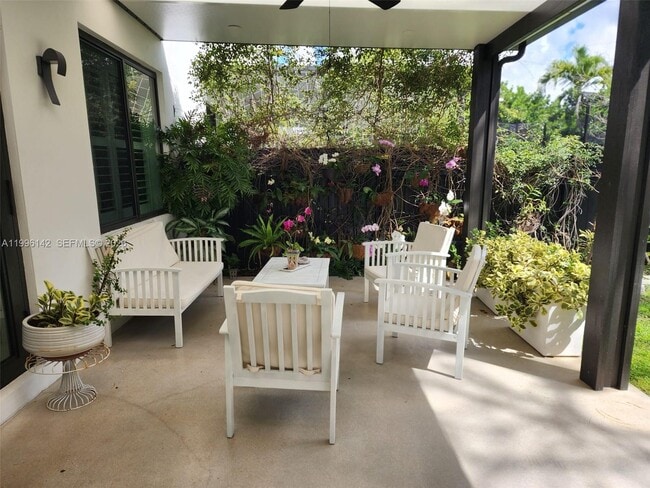 Building Photo - 1411 SW 66th Ave