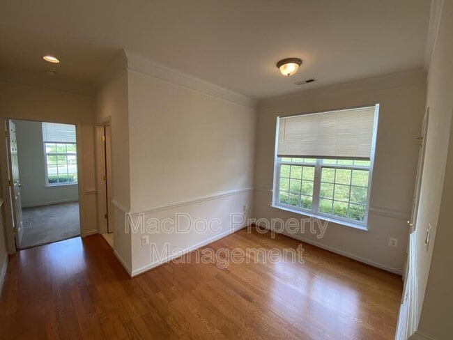 Building Photo - 1012 Maureen Dr