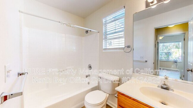 Building Photo - 1220 Hidden Creek Pl