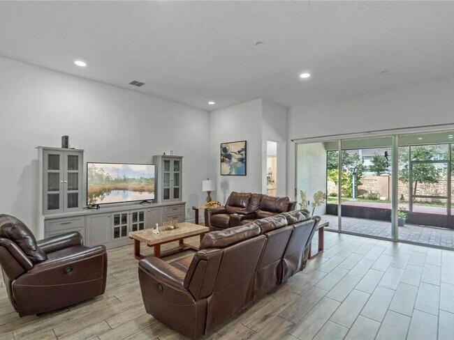 Building Photo - 4 Bedroom Single Family Home in Orlando