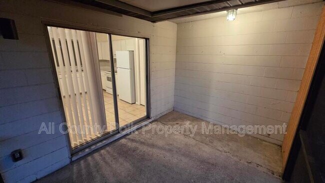 Building Photo - 789 Zella Ln