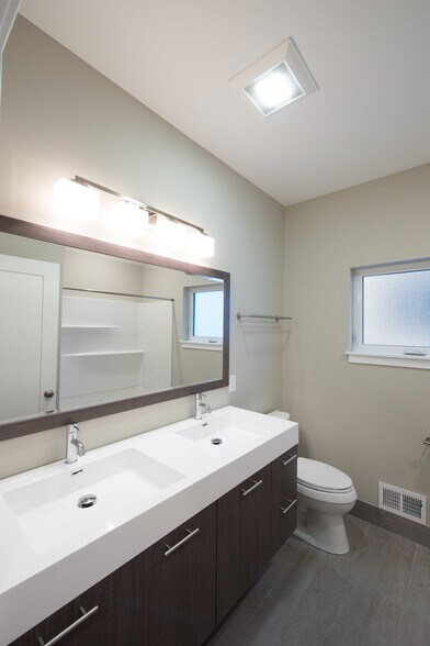 Building Photo - 1610 E Belleview Pl