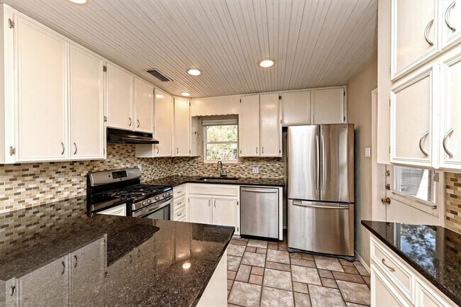 Building Photo - 5205 Brookdale Ln