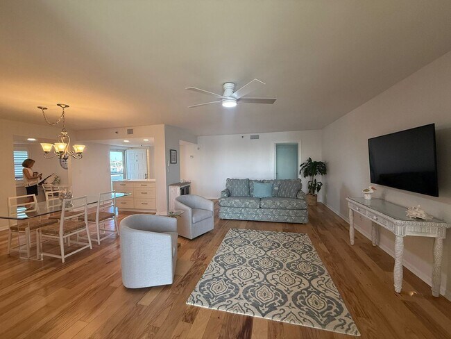 Building Photo - Luxury, furnished seasonal rental, Tequest...