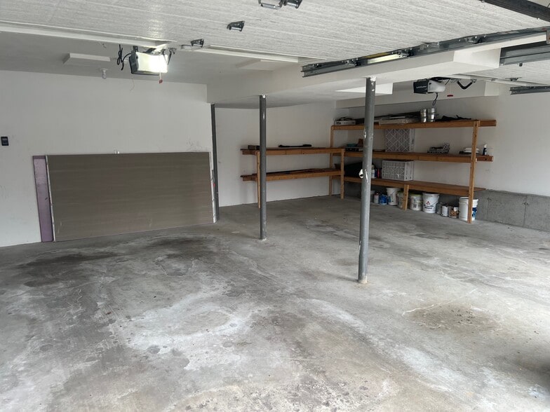 Building Photo - 131 Merrill Ave