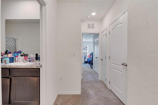 Building Photo - 1394 Yellow Finch Dr