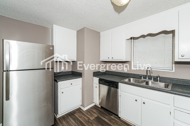 Building Photo - 121 Winchester Dr