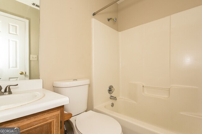 Building Photo - 40 Richmond Pl